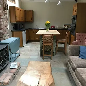  Holiday home Tracey's
